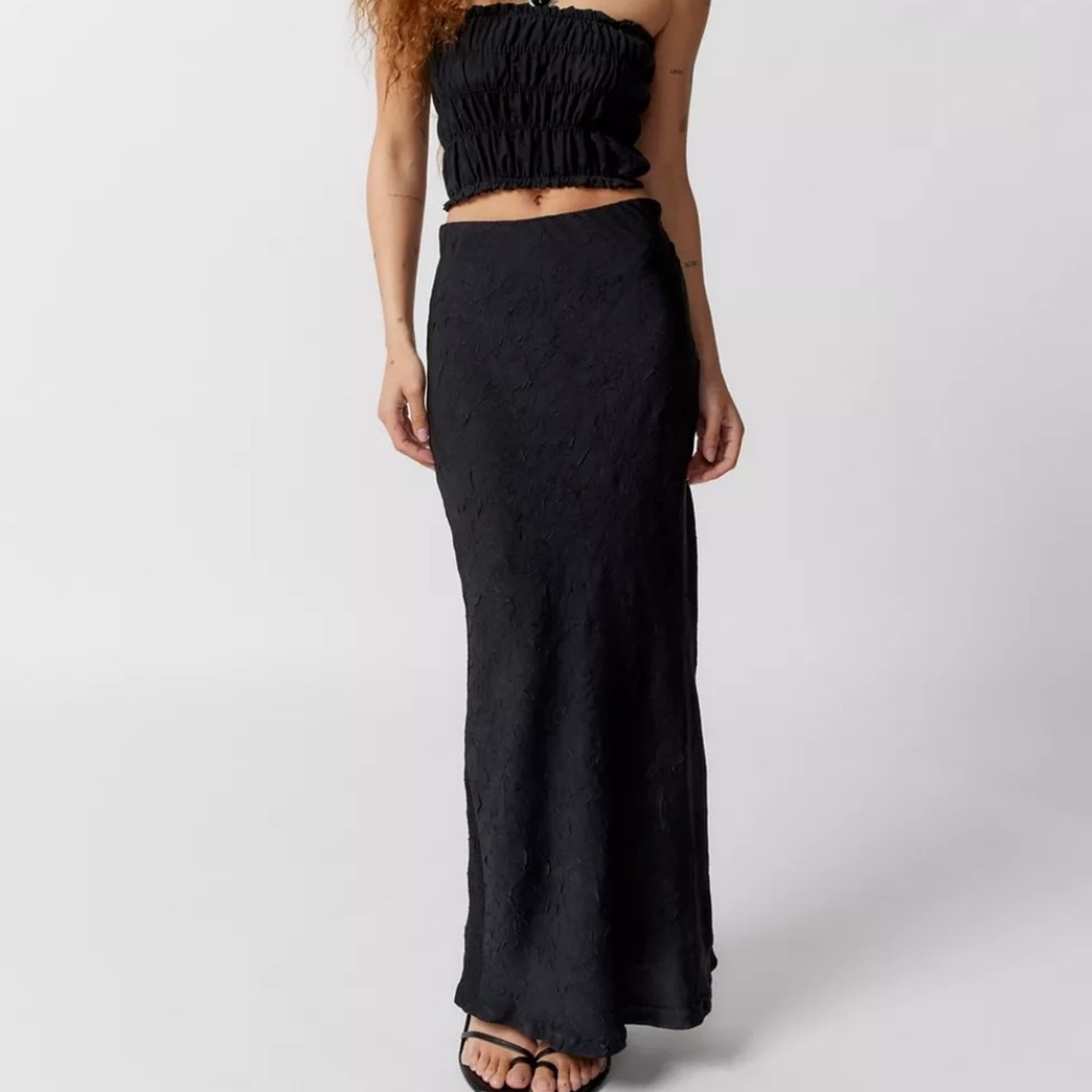 UO Winona Crinkle Satin Maxi Skirt
